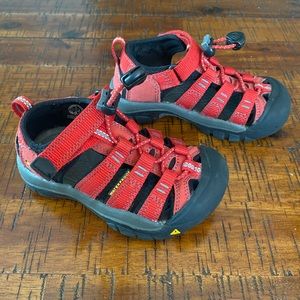 Keen waterproof sandals EUC